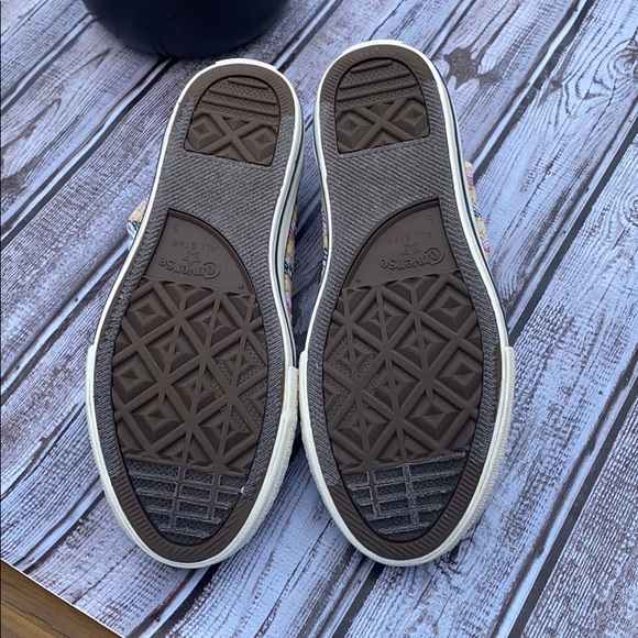 Converses - Picture 4 of 4